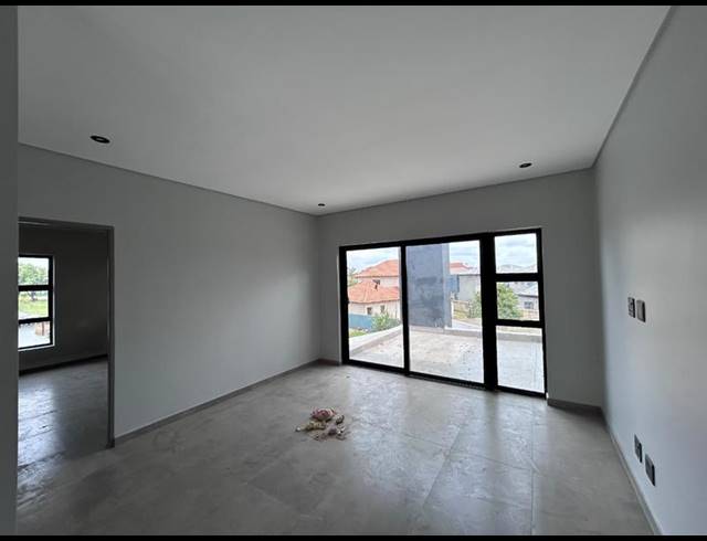 5 BEDROOM HOUSE FOR SALE IN SAVANNAH COUNTRY ESTATE
